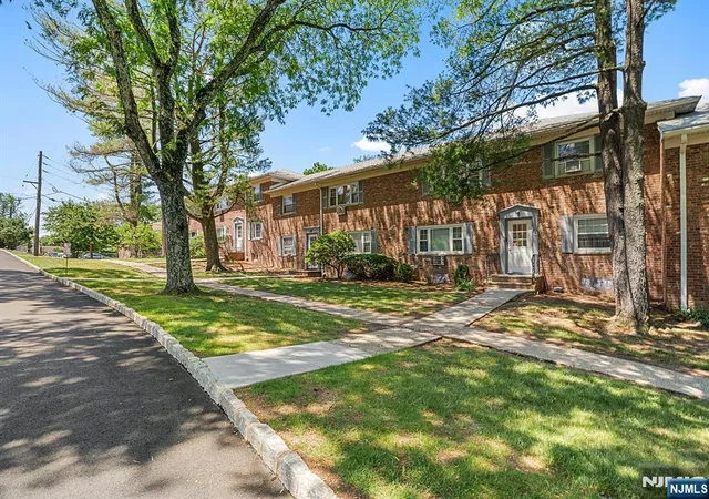 3rd image of 41 Wedgewood Dr #118, Verona, NJ 07044 | MLS# 26023929
