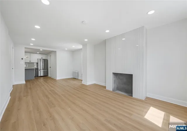 4th image of 171 20Th Ave, Paterson, NJ 07501 | MLS# 26023950