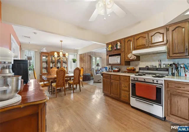 Homes for sale in Nutley, NJ | 21 Ravine Ave, Nutley, NJ 07110 | MLS# 26023957