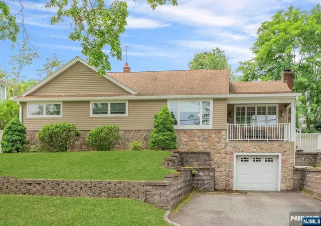 Homes for sale in Cresskill, NJ | 42 Heatherhill Rd, Cresskill, NJ 07626 | MLS# 26023990