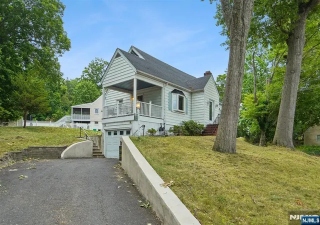2nd image of 72 Lake Dr, Wayne, NJ 07470 | MLS# 26023995