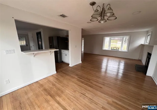 5th image of 92 Grove St, Waldwick, NJ 07463 | MLS# 26024004