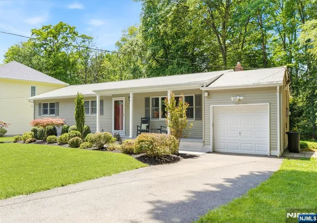 Homes for sale in Par Troy Hills Twp., NJ | 28 Delbrook Rd, Par Troy Hills Twp., NJ 07950 | MLS# 26024021