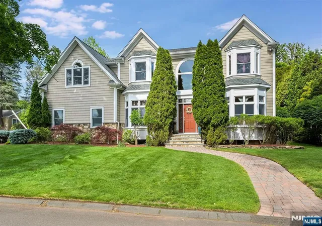 Homes for sale in Cresskill, NJ | 111 Magnolia Ave, Cresskill, NJ 07626 | MLS# 26024045