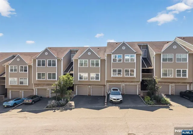 Homes for sale in Palisades Park, NJ | 513 Windsor Dr, Palisades Park, NJ 07650 | MLS# 26024046