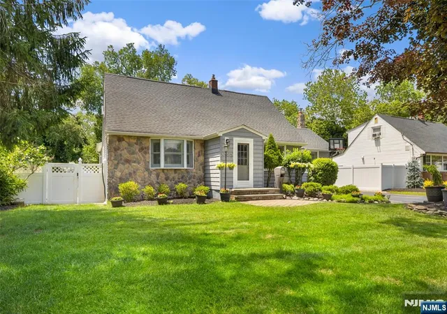 Homes for sale in Pompton Lakes, NJ | 134 Marion Ct, Pompton Lakes, NJ 07442 | MLS# 26024052