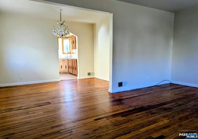 Homes for sale in Teaneck, NJ | 685 Grant Ter, Teaneck, NJ 07666 | MLS# 26024063