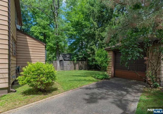 Homes for sale in Teaneck, NJ | 529 Wyndham Rd, Teaneck, NJ 07666 | MLS# 26024072