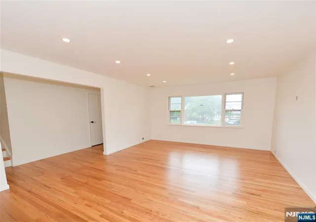 Homes for sale in Fair Lawn, NJ | 2 Kershner Pl, Fair Lawn, NJ 07410 | MLS# 26024080