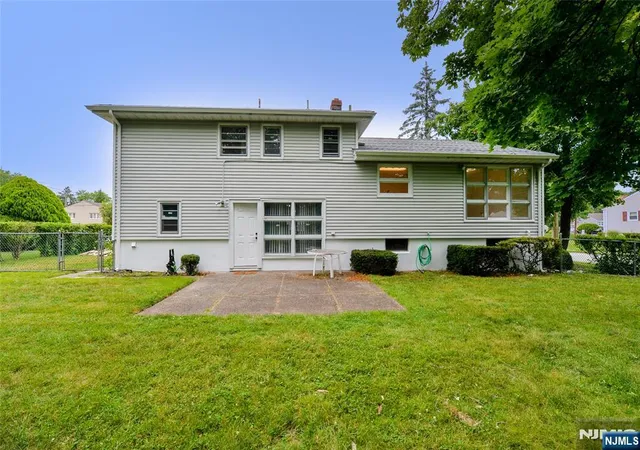 Homes for sale in Fair Lawn, NJ | 2 Kershner Pl, Fair Lawn, NJ 07410 | MLS# 26024080