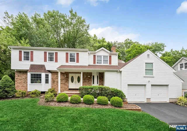 1st image of 27 Cobblestone Ln, Ramsey, NJ 07446 | MLS# 26024091