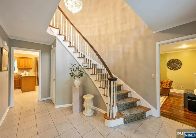 2nd image of 27 Cobblestone Ln, Ramsey, NJ 07446 | MLS# 26024091