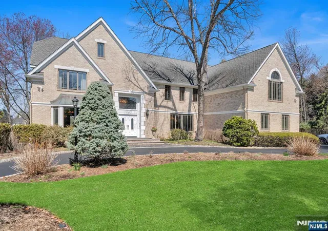 Homes for sale in Franklin Lakes, NJ | 837 Apple Ridge Rd, Franklin Lakes, NJ 07417 | MLS# 26024120
