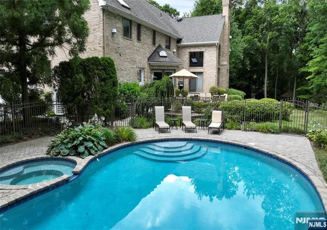 Homes for sale in Franklin Lakes, NJ | 837 Apple Ridge Rd, Franklin Lakes, NJ 07417 | MLS# 26024120