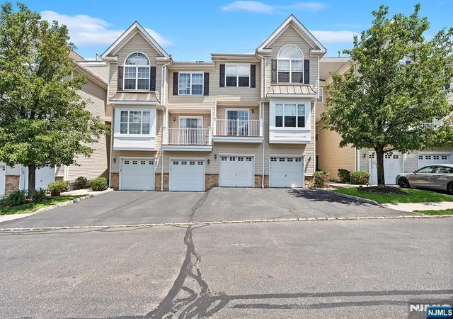 Homes for sale in Pompton Lakes, NJ | 74 Mountainside Dr, Pompton Lakes, NJ 07442 | MLS# 26024127