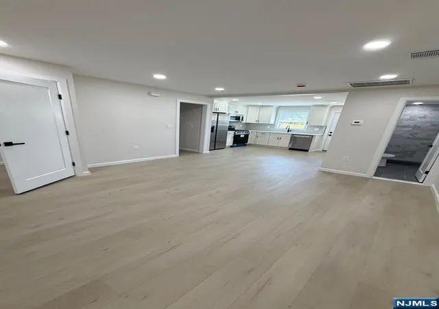 3rd image of 299 Broadway, Paterson, NJ 07522 | MLS# 26024131