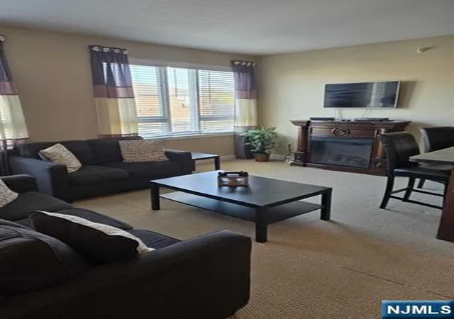 3rd image of 447 Fairview Ave, Fairview, NJ 07022