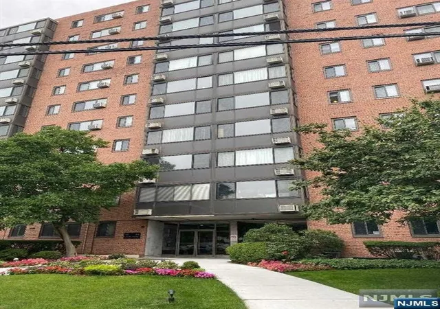 Homes for sale in Hackensack, NJ | 90 Prospect Ave #6F, Hackensack, NJ 07601 | MLS# 26024169