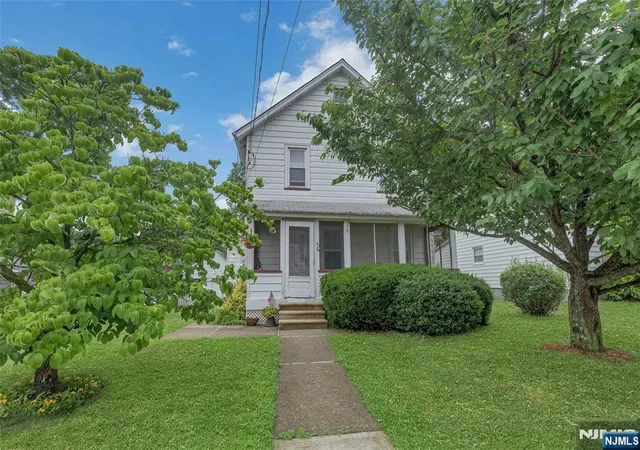 Homes for sale in Wanaque, NJ | 36 Furnace Ave, Wanaque, NJ 07465 | MLS# 26024187