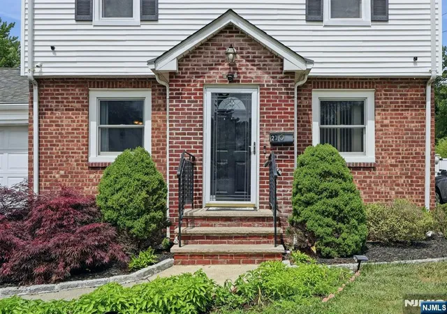 Homes for sale in Teaneck, NJ | 27 Beveridge St, Teaneck, NJ 07666 | MLS# 26024210
