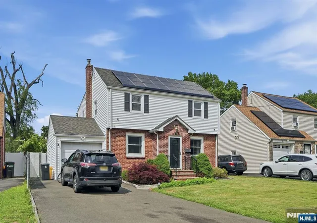 Homes for sale in Teaneck, NJ | 27 Beveridge St, Teaneck, NJ 07666 | MLS# 26024210