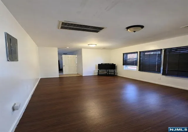 Photo 3 of Sale Pending at 63 Huntington Ter, Newark, NJ 07112 | MLS# 26024213 | Listing updated on 2026-09-08