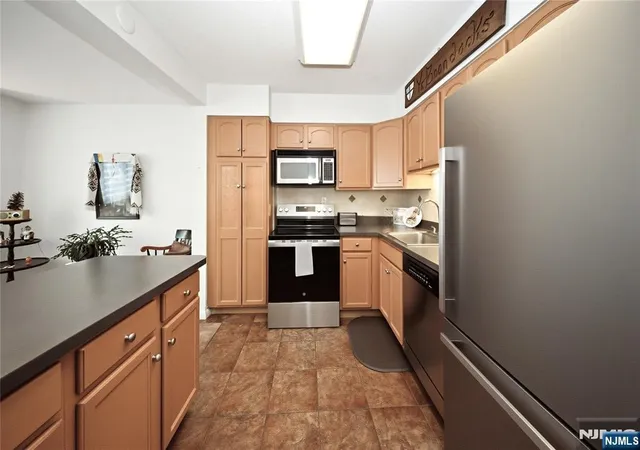 Homes for sale in Hackensack, NJ | 151 Prospect Ave #16D, Hackensack, NJ 07601 | MLS# 26024236