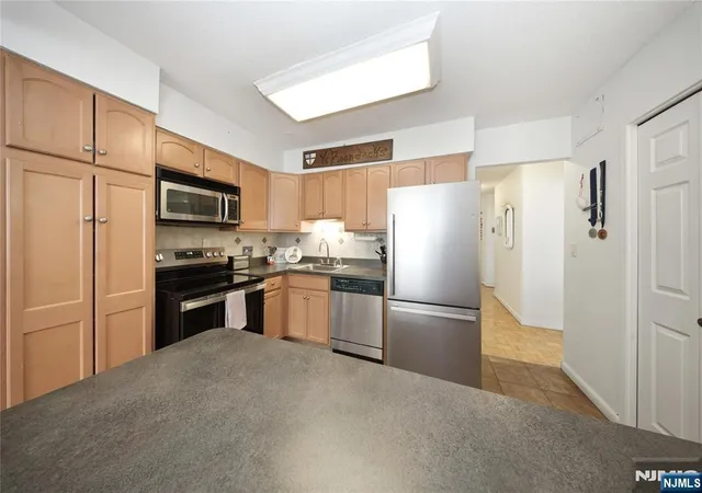 Homes for sale in Hackensack, NJ | 151 Prospect Ave #16D, Hackensack, NJ 07601 | MLS# 26024236