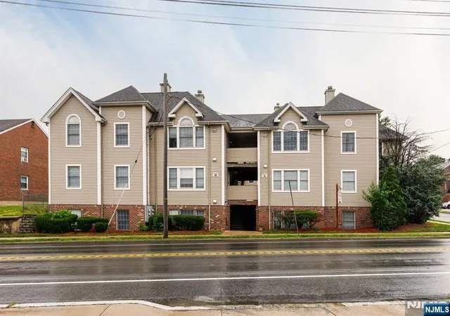 Homes for sale in Palisades Park, NJ | 428 Grand Ave #2C, Palisades Park, NJ 07650 | MLS# 26024269