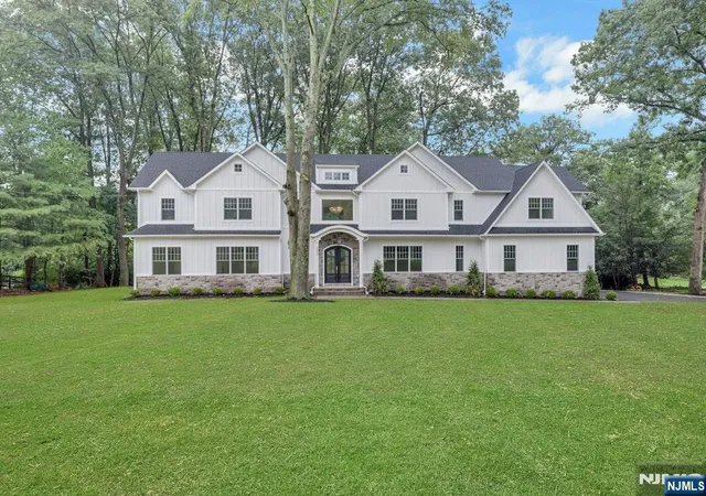 Homes for sale in Franklin Lakes, NJ | 263 Arbor Rd, Franklin Lakes, NJ 07417 | MLS# 26024274