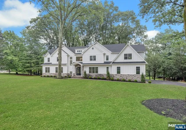 Homes for sale in Franklin Lakes, NJ | 263 Arbor Rd, Franklin Lakes, NJ 07417 | MLS# 26024274