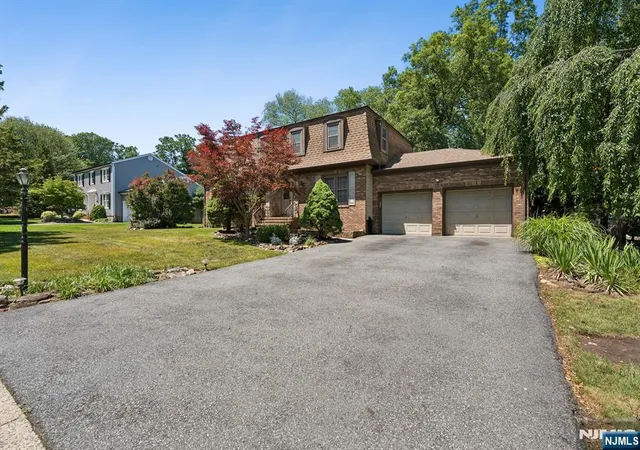 2nd image of 39 Robin Hood Wy, Wayne, NJ 07470 | MLS# 26024275