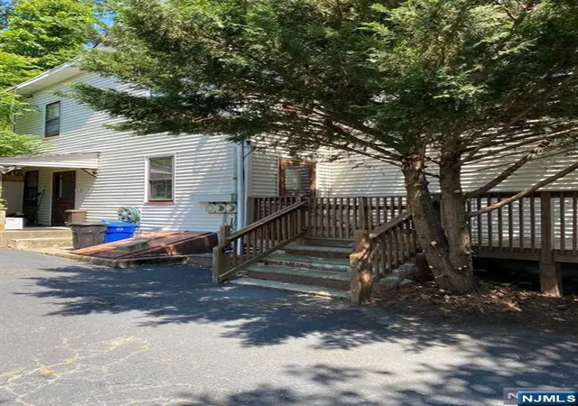 Homes for sale in Wanaque, NJ | 1025 Ringwood Ave, Wanaque, NJ 07420 | MLS# 26024321