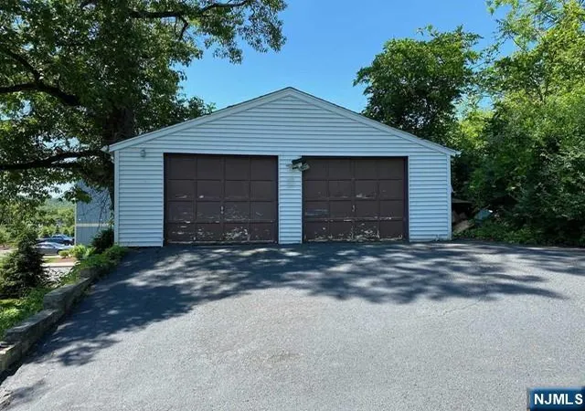 Homes for sale in Wanaque, NJ | 1025 Ringwood Ave, Wanaque, NJ 07420 | MLS# 26024321