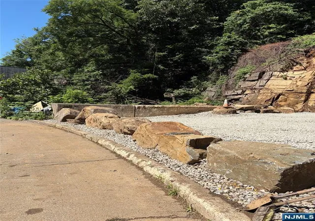 1st image of 388 Old River Rd, Edgewater, NJ 07020 | MLS# 26024327