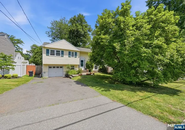 Homes for sale in Par Troy Hills Twp., NJ | 194 Elmwood Dr, Par Troy Hills Twp., NJ 07054 | MLS# 26024338
