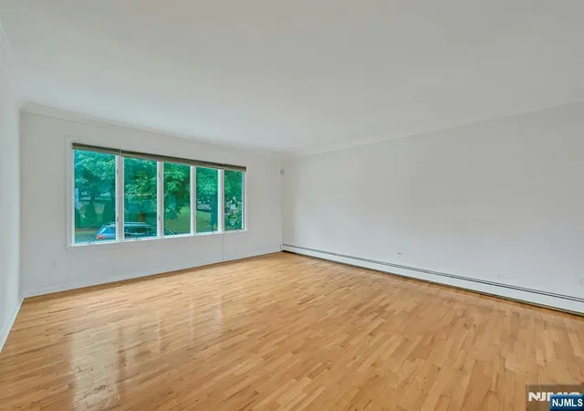 Homes for sale in Englewood Cliffs, NJ | 141 Middlesex Ave, Englewood Cliffs, NJ 07632 | MLS# 26024341