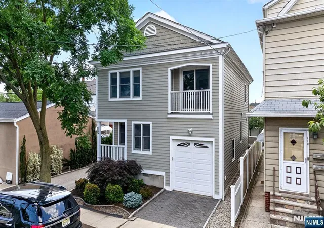 Homes for sale in Wallington, NJ | 112 Hathaway St, Wallington, NJ 07057 | MLS# 26024369