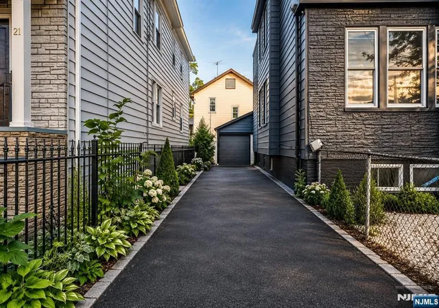3rd image of 25 Wolf Pl, Irvington, NJ 07111 | MLS# 26024388