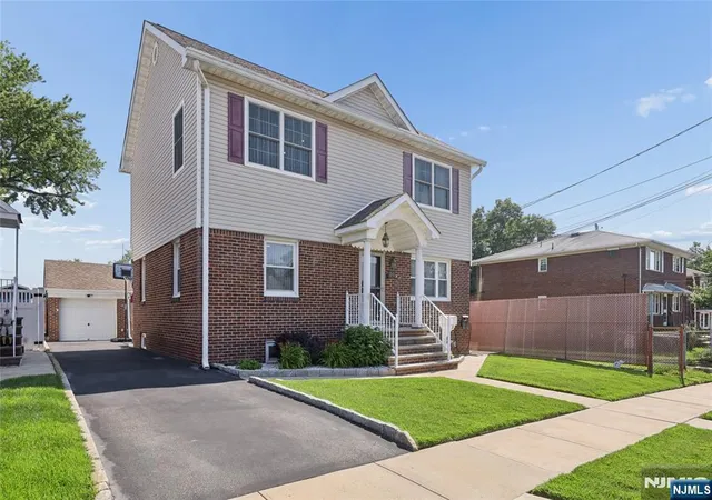 Homes for sale in North Arlington, NJ | 20 Stratford Pl, North Arlington, NJ 07031 | MLS# 26024422