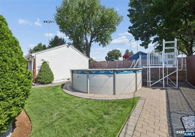 Homes for sale in North Arlington, NJ | 20 Stratford Pl, North Arlington, NJ 07031 | MLS# 26024422