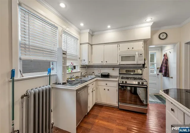 Homes for sale in Bergenfield, NJ | 109 Bergen Ave, Bergenfield, NJ 07621 | MLS# 26024424