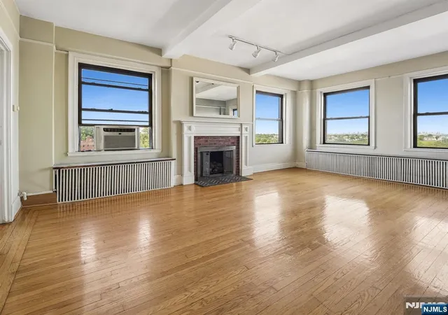 Homes for sale in Newark, NJ | 375 Mount Prospect #6AE, Newark, NJ 07104 | MLS# 26024443