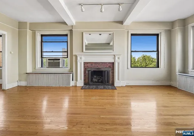 Homes for sale in Newark, NJ | 375 Mount Prospect #6AE, Newark, NJ 07104 | MLS# 26024443