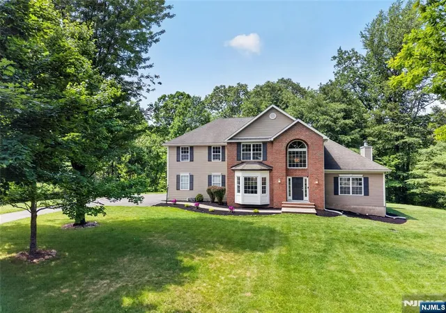 Homes for sale in Sparta, NJ | 11 Whispering Woods Ln, Sparta, NJ 07871 | MLS# 26024445