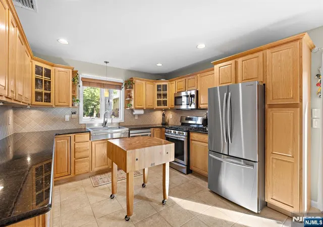 Homes for sale in Cliffside Park, NJ | 228 Lafayette Ave, Cliffside Park, NJ 07010 | MLS# 26024476