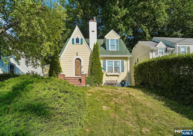 Homes for sale in West Orange, NJ | 75 Rollinson St, West Orange, NJ 07052 | MLS# 26024518