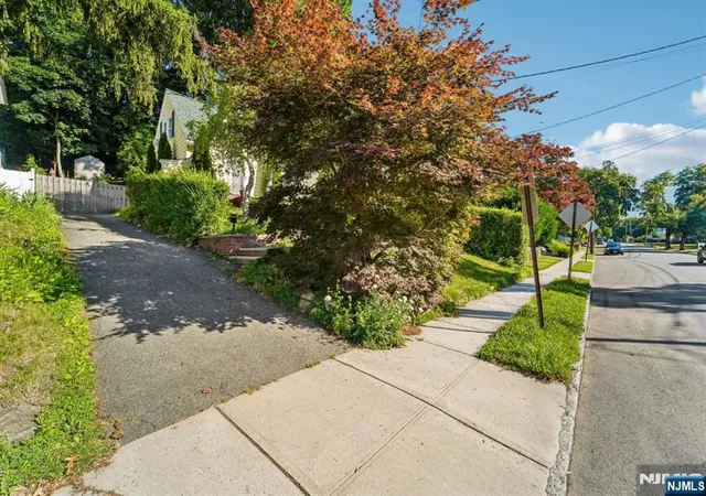 Homes for sale in West Orange, NJ | 75 Rollinson St, West Orange, NJ 07052 | MLS# 26024518