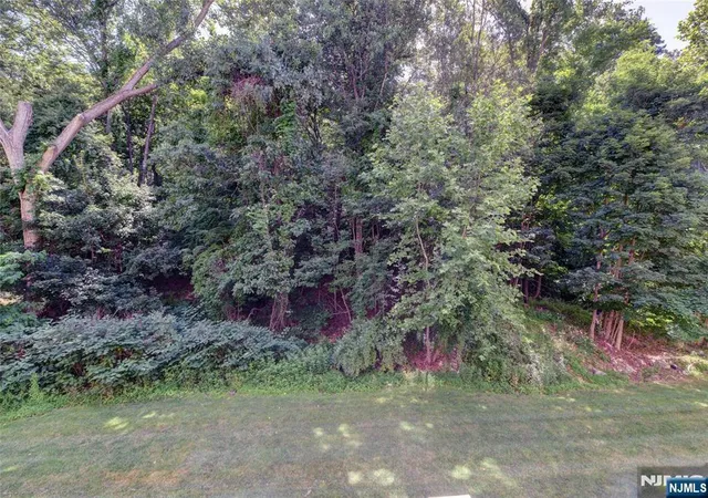 Homes for sale in Wanaque, NJ | 1113 Warren, Wanaque, NJ 07465 | Houzeo