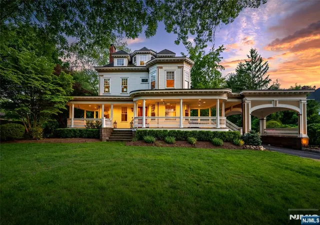 3rd image of 640 Ridgewood Ave, Ridgewood, NJ 07450 | MLS# 26024564
